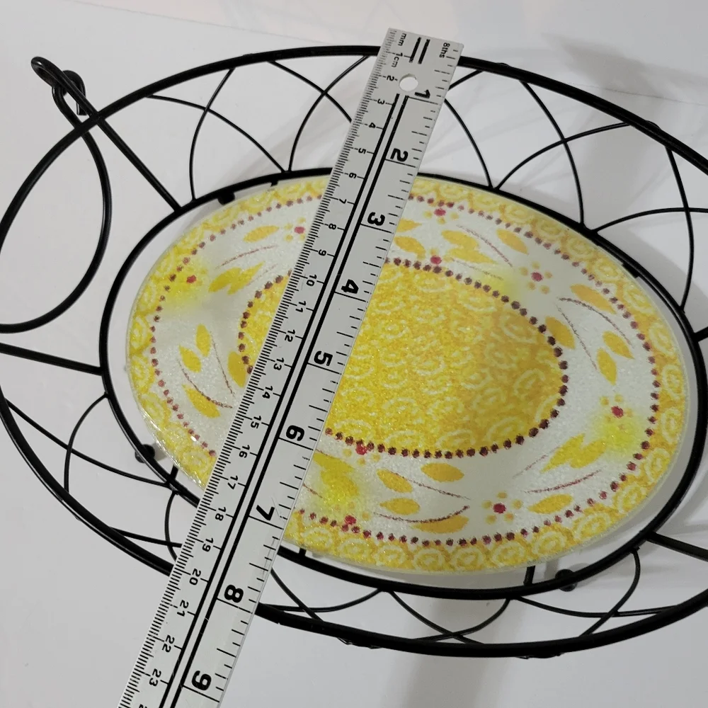 Temptations by Tara Wire Basket With Glass Trivet